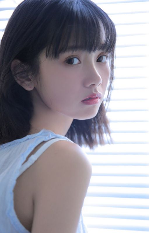 小恶魔腹黑萌妹水嫩忧郁气质萝莉写真