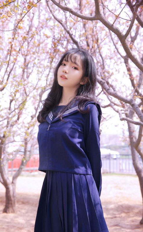 日本校园女神青涩稚嫩性感曲线极品美女图片