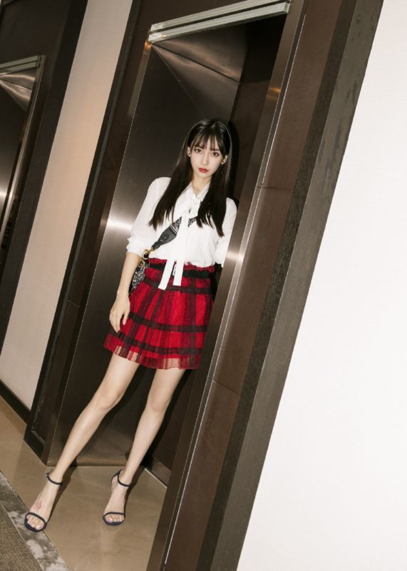 长发成熟御姐angelababy香艳白嫩美腿火辣诱人图片