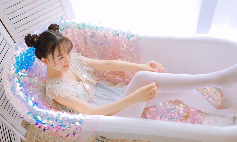 浴缸娘少女清纯性感连裤丝袜诱惑写真