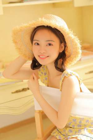麻花辫草帽少女私房图书迷人萝莉芭比写真