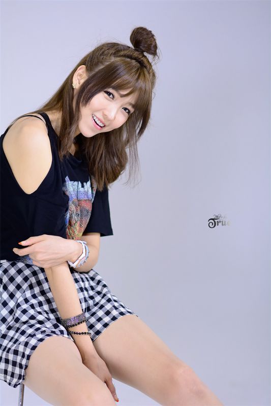 韩国车模李恩慧性感可爱写真