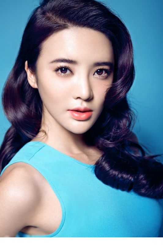 美女明星张璇时尚知性大片