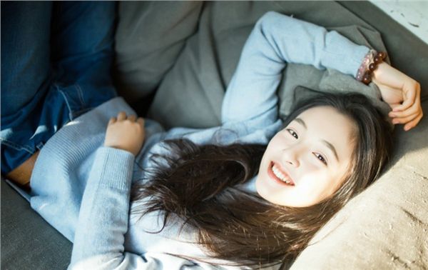 邻家女孩室内清纯唯美写真