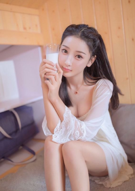宅男女神爆乳美臀销魂激情人体艺术写真