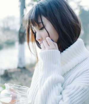 清纯女生户外伤感意境写真