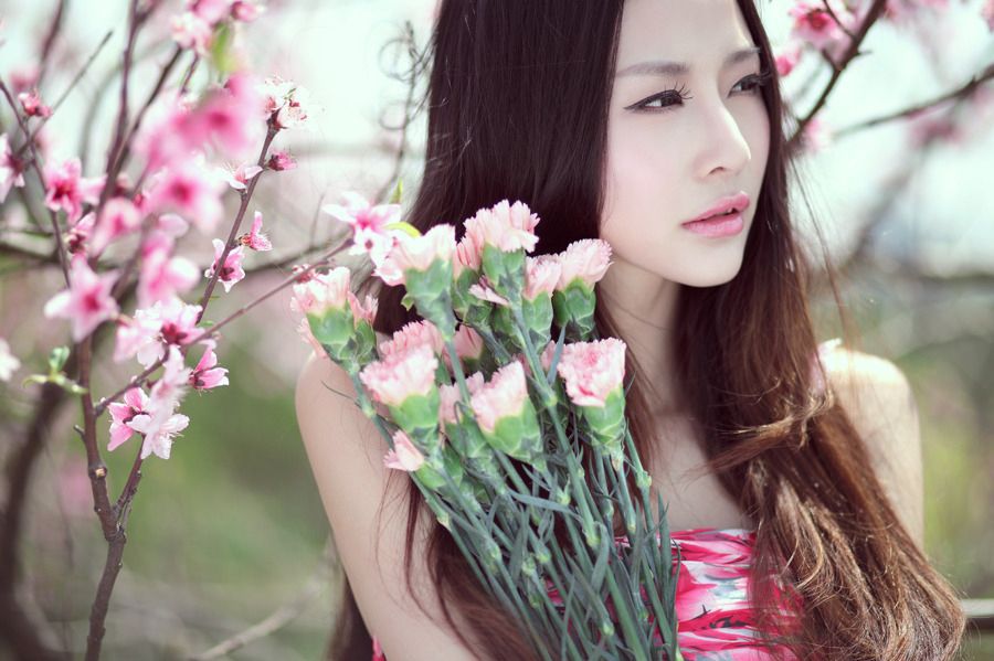 甜美可爱美女宋真真户外迷人写真