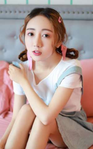 闷骚美女私房床上女人脱了内衣性感诱惑写真图片