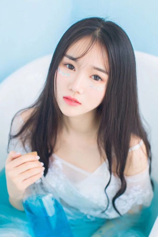 美女洗澡粉嫩妖娆甜美女孩写真