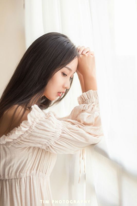 长发美女冷艳女神气质光滑玉体人体艺术性感写真