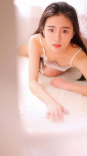 长腿御姐私房薄纱裙乳沟诱惑梦幻写真