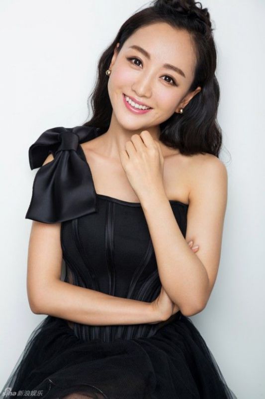 杨蓉性感写真曝光 妩媚妖艳释放诱惑气息