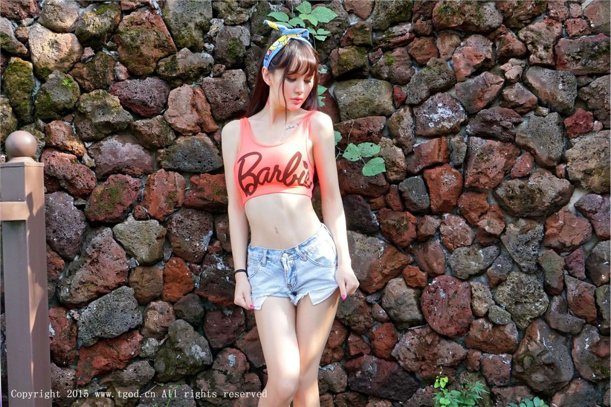热裤美女Cheryl青树云曼性感旅拍照