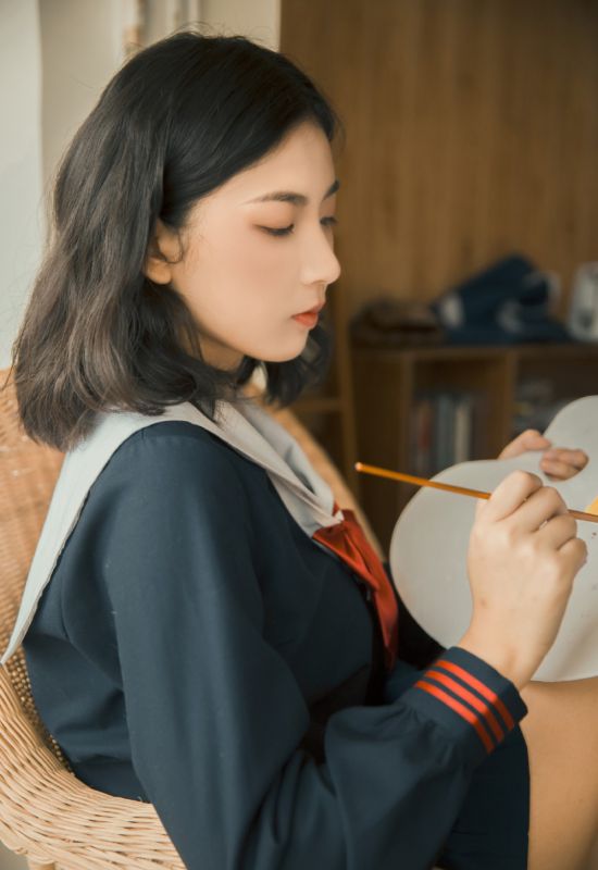 校园黑发学生妹清纯邪魅忧郁气质写真