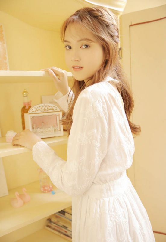 清纯萝莉盛世美颜内衣生活私房照性感写真