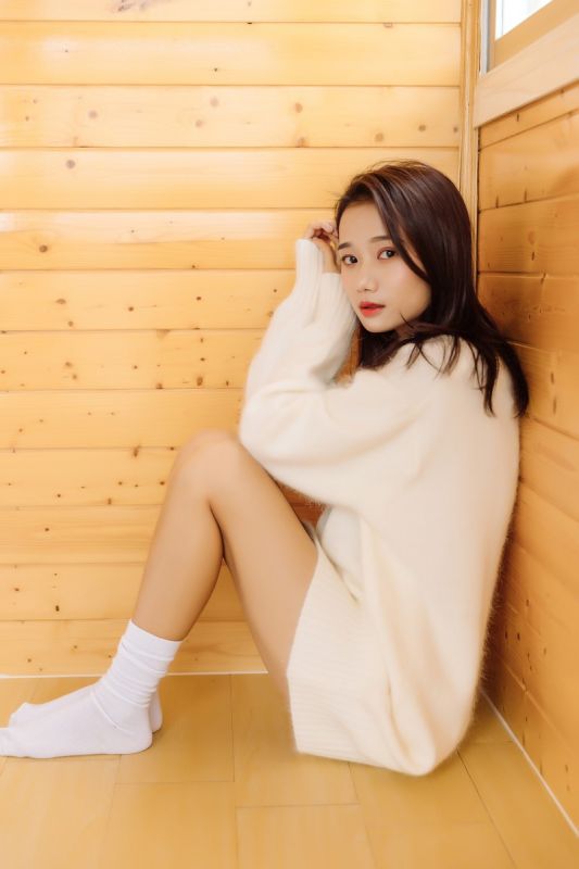 床上小嫩妹清新美女模特长腿玉足性感写真图片