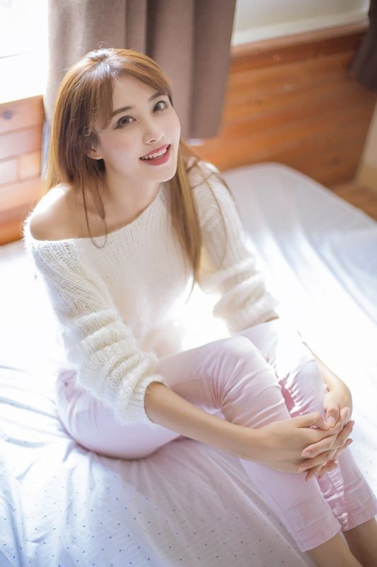 风情丽人美女丰韵翘臀妖娆曲线写真