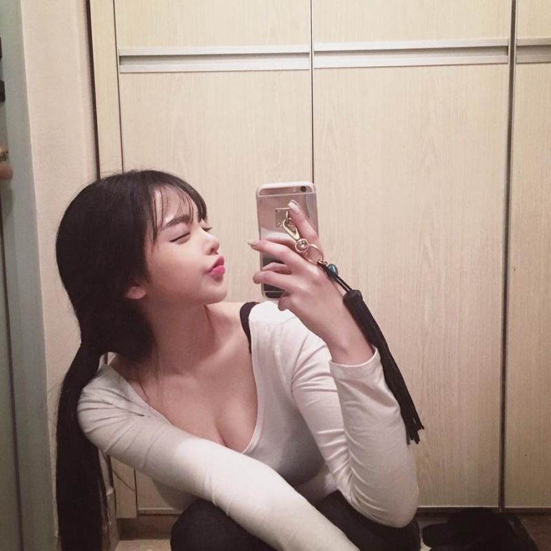 韩国巨乳美女孙敏敬性感私房照