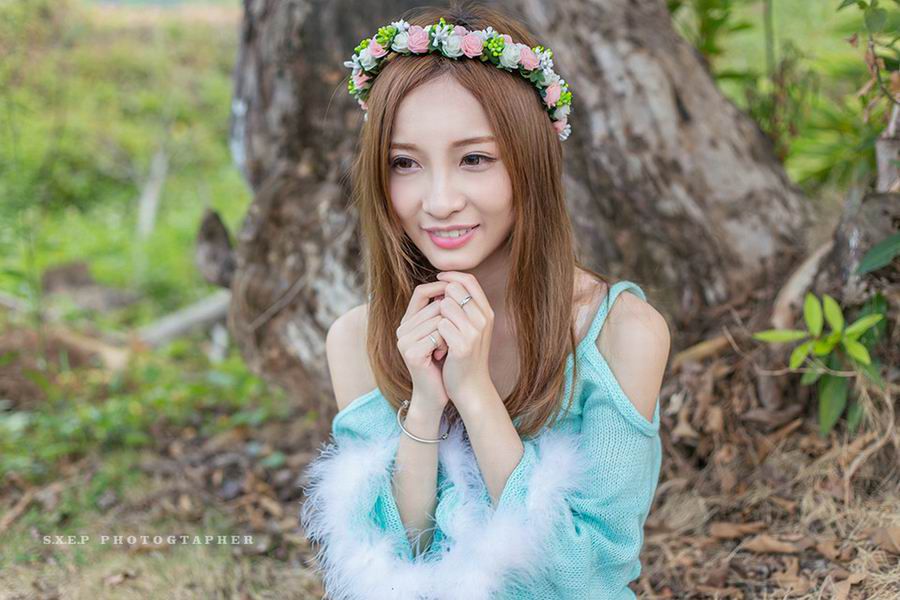 小清新90后美女户外清纯写真图片