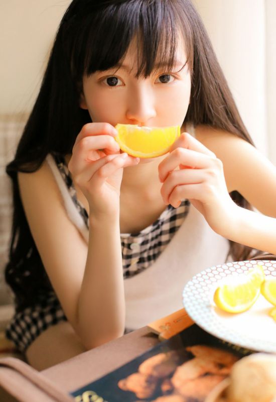 斜刘海鲜橙少女私房可爱迷人氧气萝莉写真