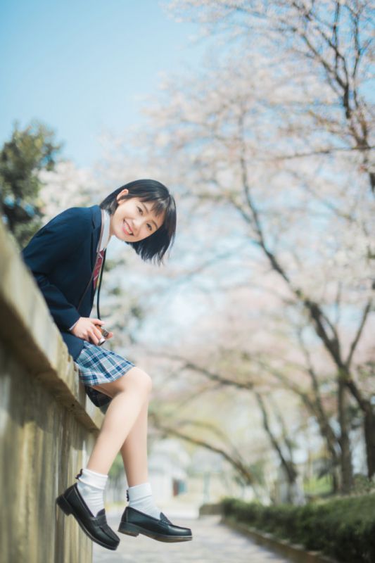 日本少女开学季小清新制服美女养眼写真图片