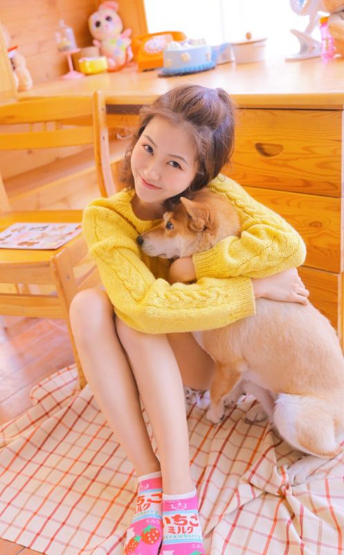 可爱清纯调皮美少女私房美腿阳光清新写真图片