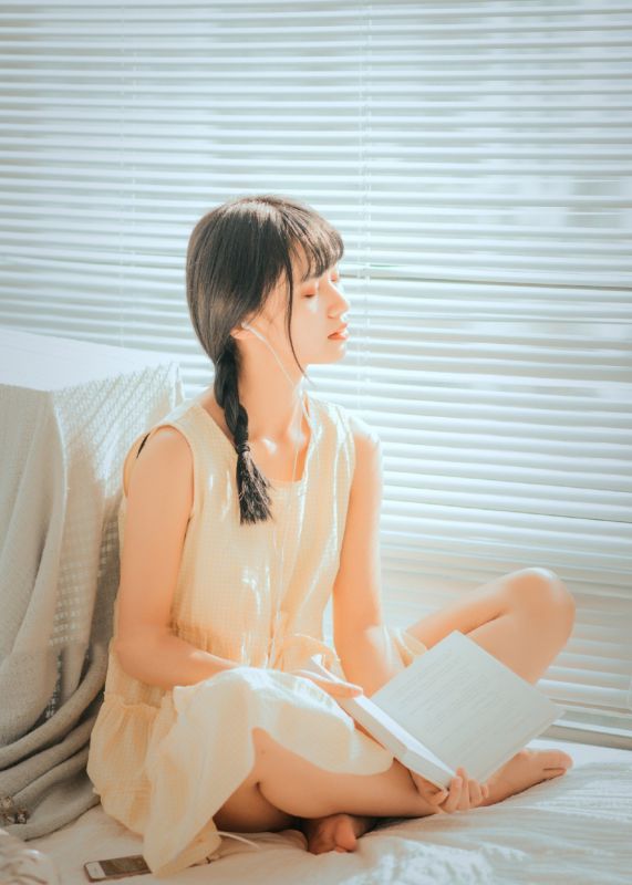 90后治愈美女尤物小清新睡裙养眼文艺清纯图片