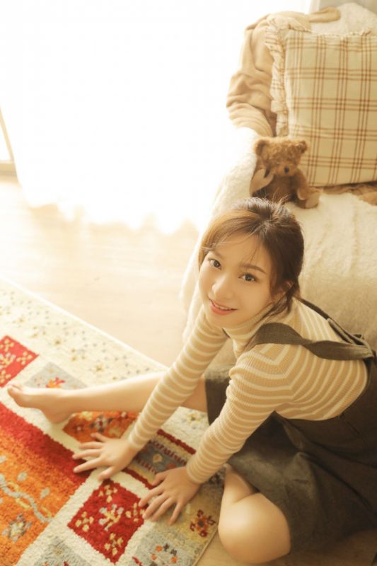 极品美女浪漫怡静唯美私房清纯写真图片