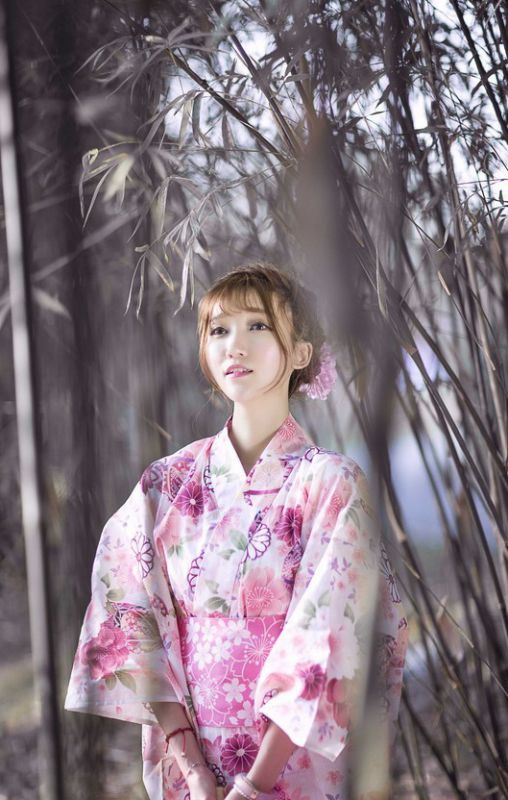 浪漫清纯美女樱花树下唯美写真