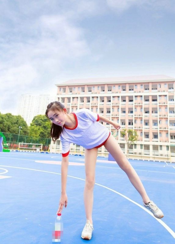 日本萝莉少女体操服大尺度翘臀诱惑写真