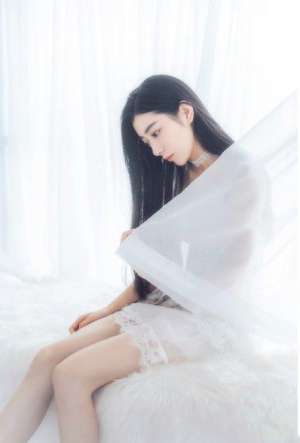 洁白纱裙少女白皙嫩肤小清新唯美写真