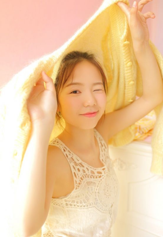 00后校园少女阳光纯真漂亮美女写真
