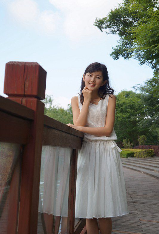 清纯女孩户外唯美写真大片