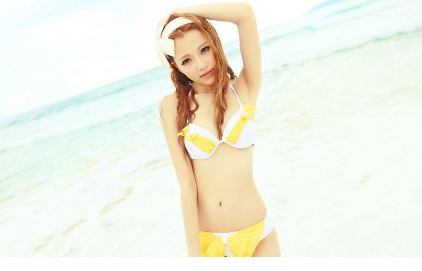 小清新美女沙滩性感比基尼写真