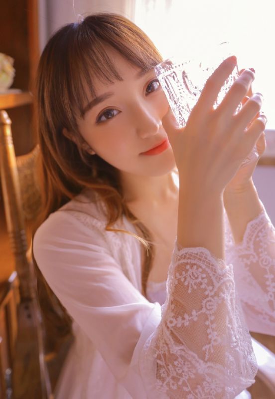 娇羞美女模特清甜可爱性感私房写真