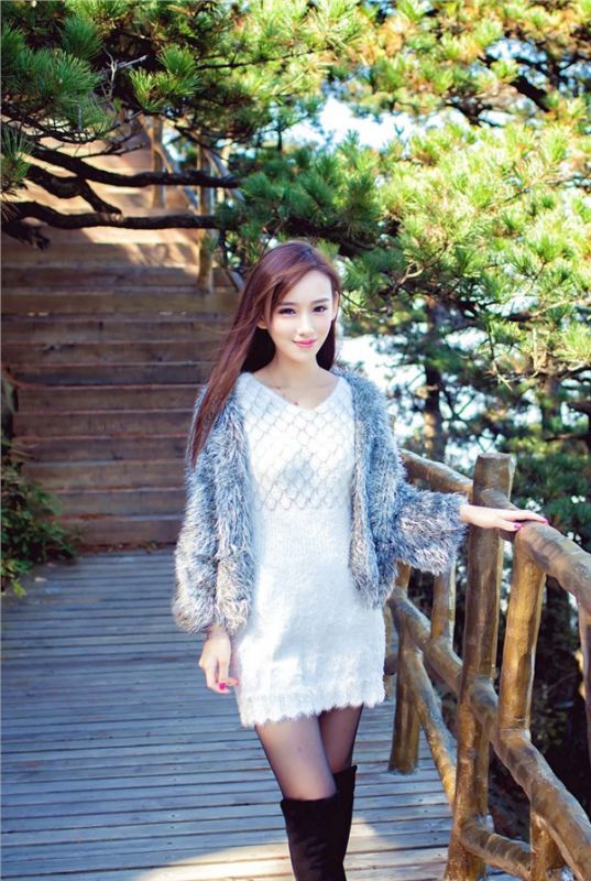 冬日清纯美女高清外拍