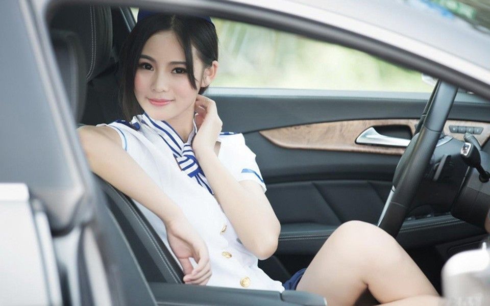 性感美女乘务员户外车震制服诱惑淫男乱女色偷偷写真