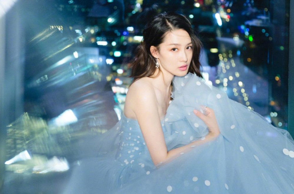 邻家气质少女李沁清纯靓丽唯美长裙写真图片