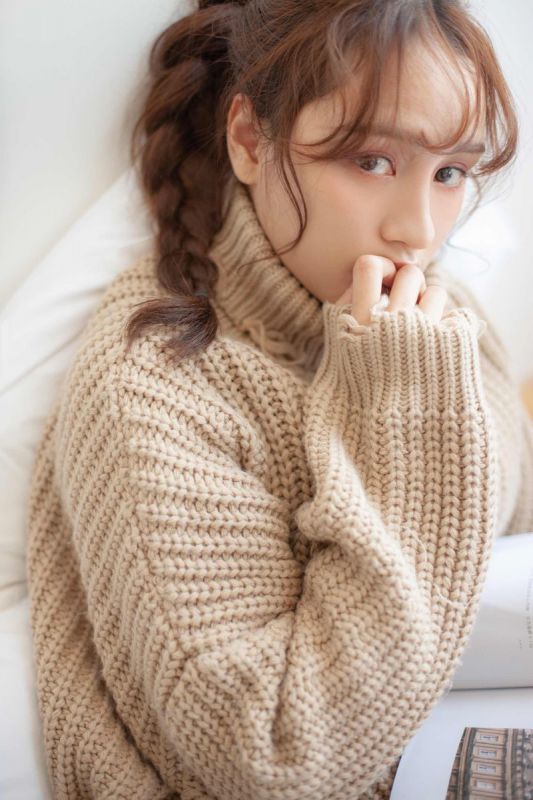 混血美女网红火辣白皙性感养眼极品尤物写真