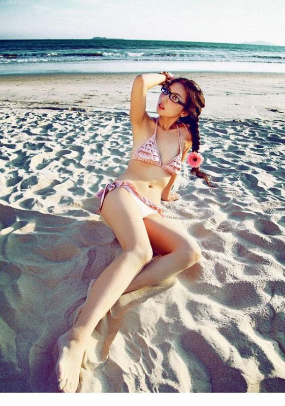 沙滩比基尼美女性感写真集