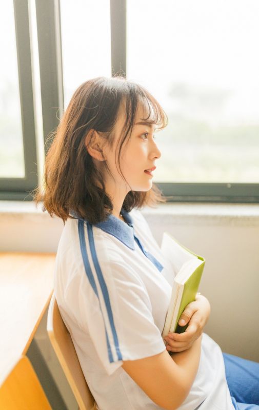 短发学生妹少女室内迷人小清新写真