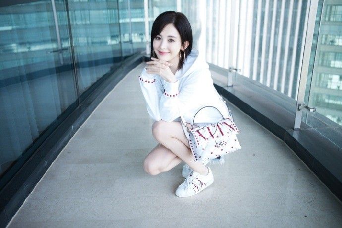 长腿热裤短发美女冷艳御姐时尚美丽图片