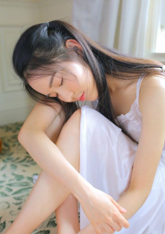 梦幻尤物白嫩清纯气质薄纱内衣写真图片