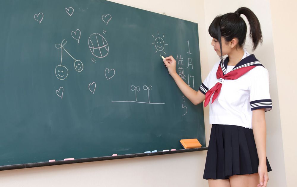 日本美女诱惑写真 日本美少女佐藤丽奈清纯制服诱惑写真