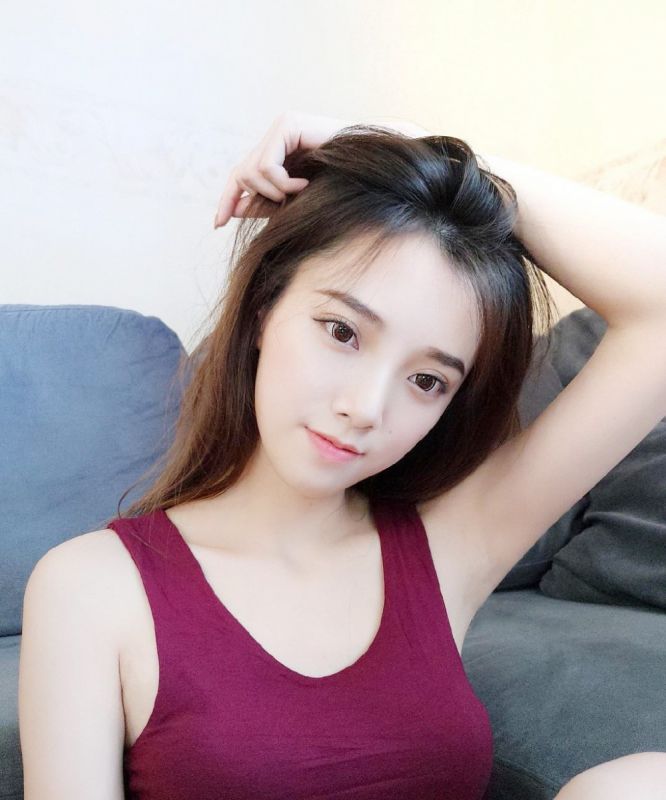极品网红美女酥胸深沟情趣制服内衣诱惑图片
