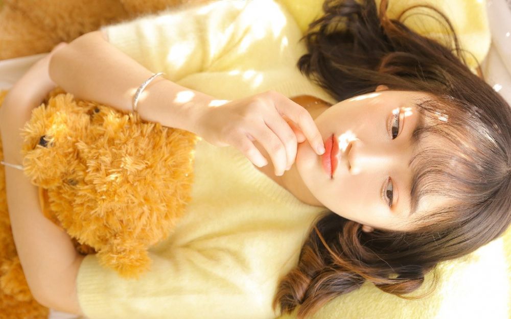 短发甜美女生私房粉嫩清纯养眼写真图片
