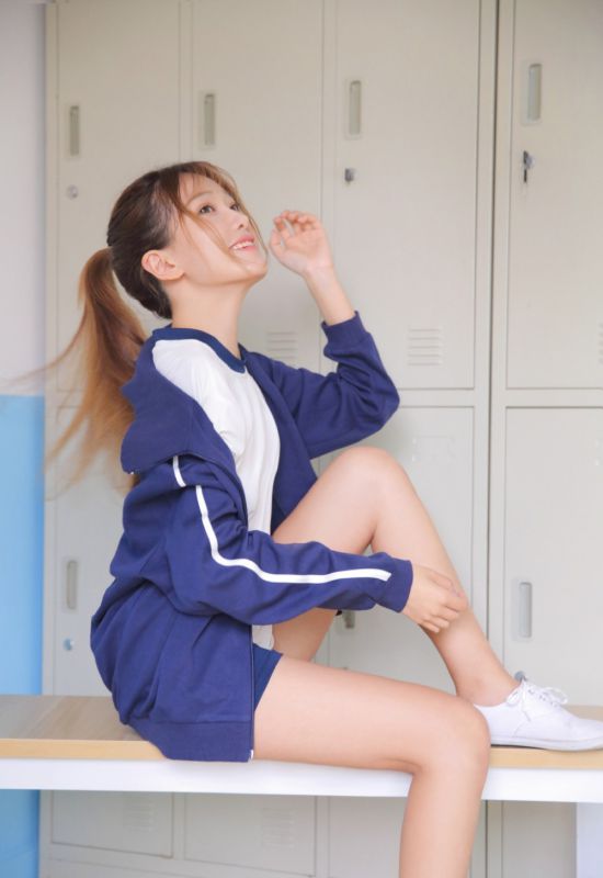 校花少女更衣室换衣福利宅男女神诱惑写真