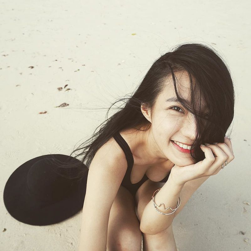 网络美女正妹Katrina刘娜泳装外拍图片