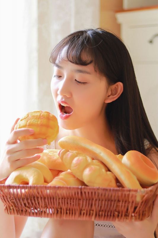 白嫩黑长直御姐私房长腿诱惑写真