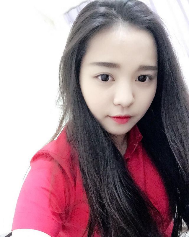 清纯系美女邱苡u自拍养眼图片